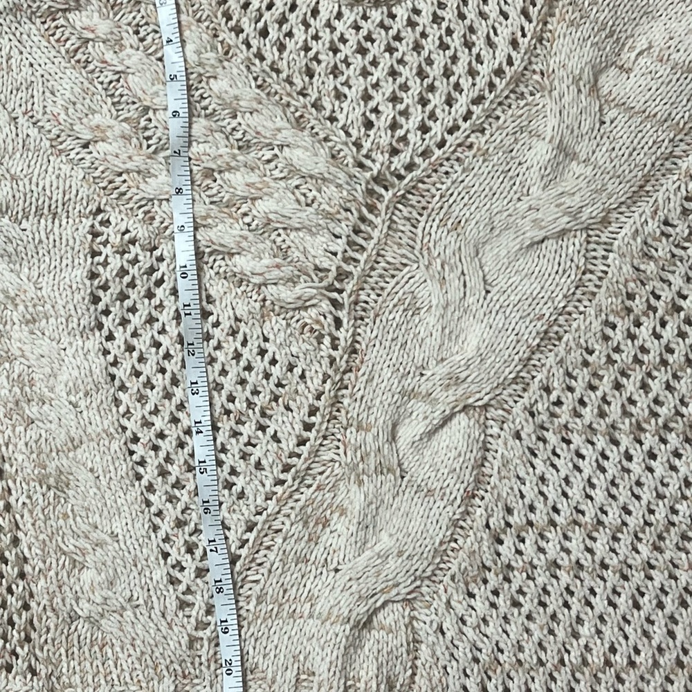 Hem & Thread women’s sweater size Medium.  Like new. - Picture 6 of 8